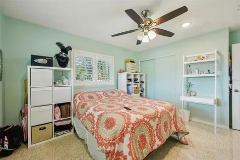 6417 24th Avenue N St Petersburg FL 33710