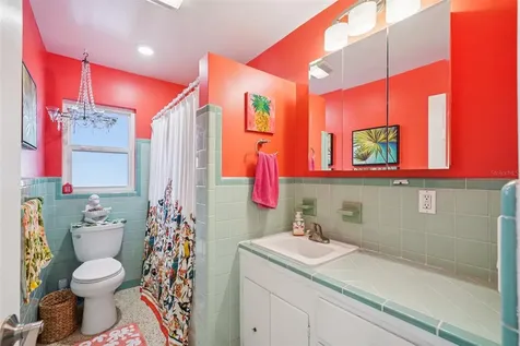 6417 24th Avenue N St Petersburg FL 33710