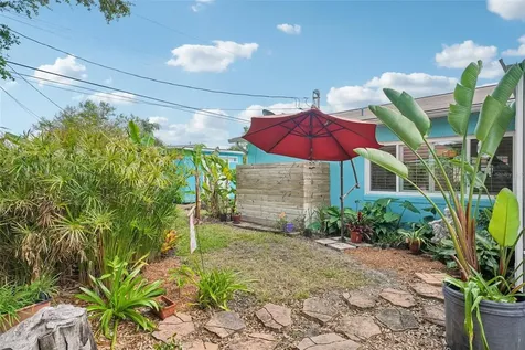 6417 24th Avenue N St Petersburg FL 33710