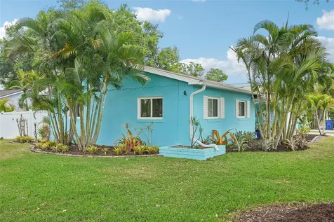 6417 24th Avenue N St Petersburg FL 33710