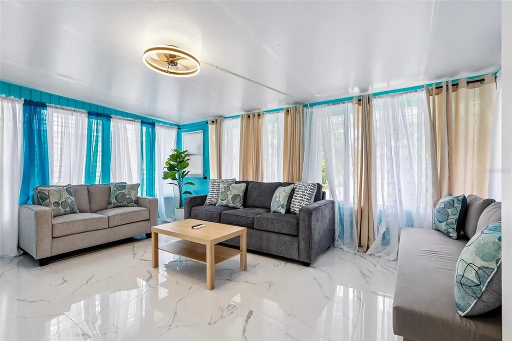 8825 Oak Street Riverview FL 33578