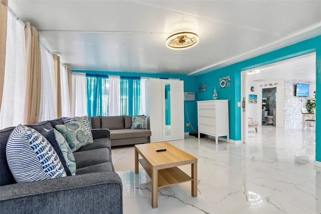 8825 Oak Street Riverview FL 33578