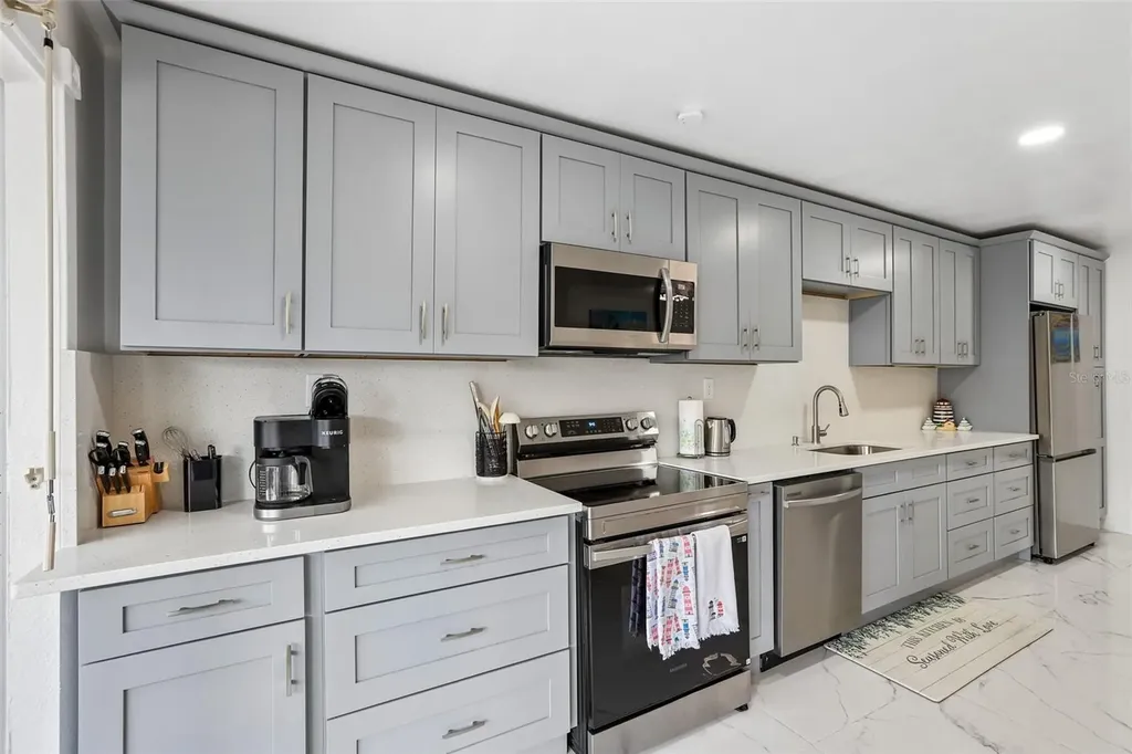 8825 Oak Street Riverview FL 33578
