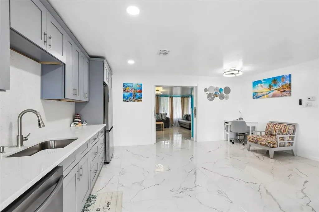 8825 Oak Street Riverview FL 33578