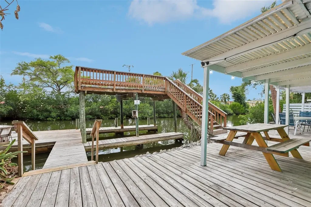 8825 Oak Street Riverview FL 33578