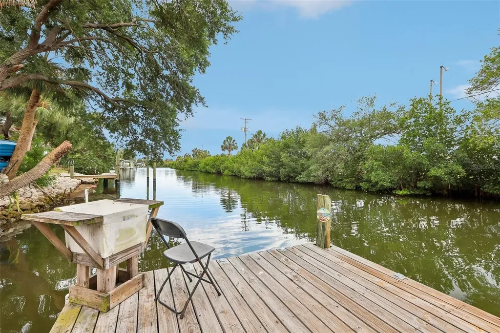 8825 Oak Street Riverview FL 33578