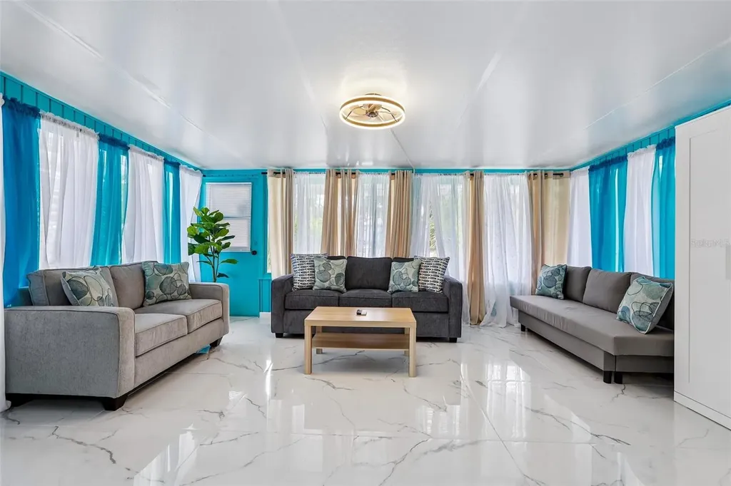8825 Oak Street Riverview FL 33578