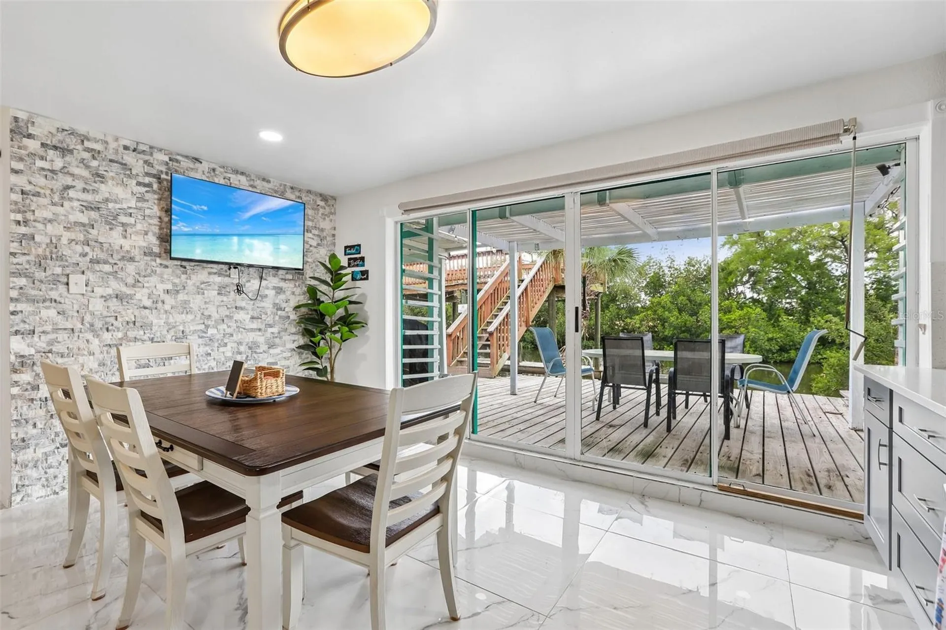 8825 Oak Street Riverview FL 33578