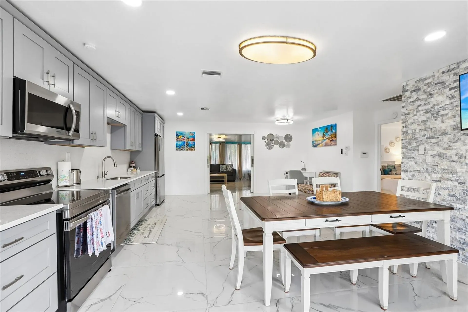 8825 Oak Street Riverview FL 33578