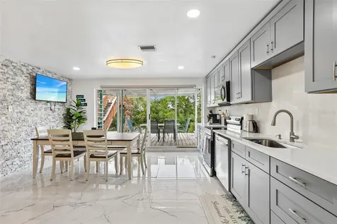 8825 Oak Street Riverview FL 33578
