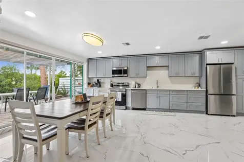 8825 Oak Street Riverview FL 33578