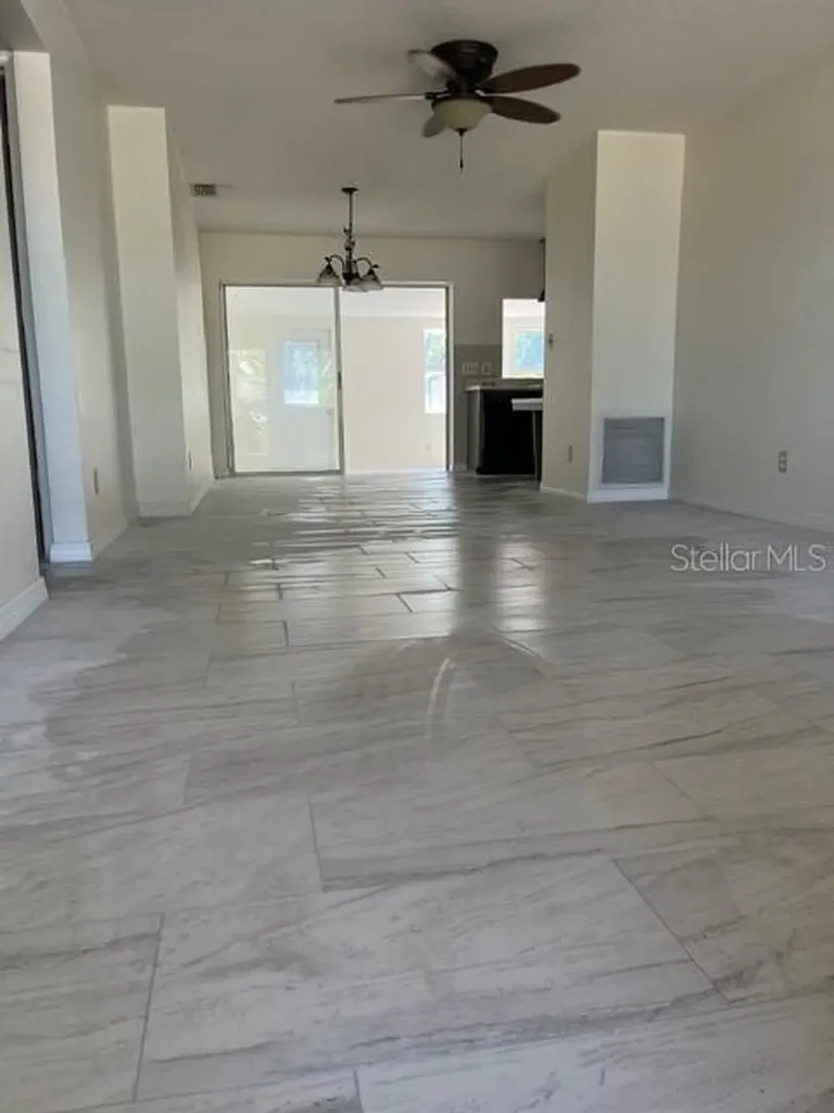 300 94th Avenue N St Petersburg FL 33702