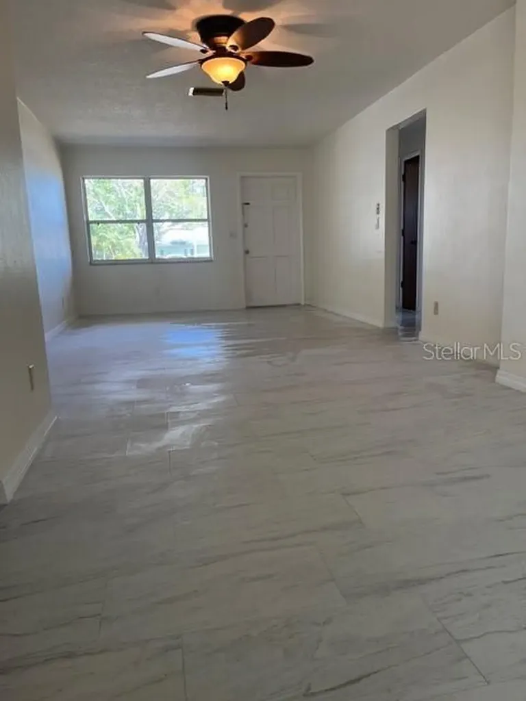 300 94th Avenue N St Petersburg FL 33702