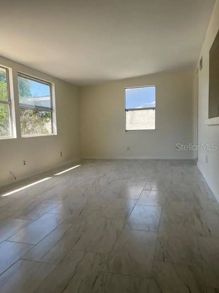 300 94th Avenue N St Petersburg FL 33702