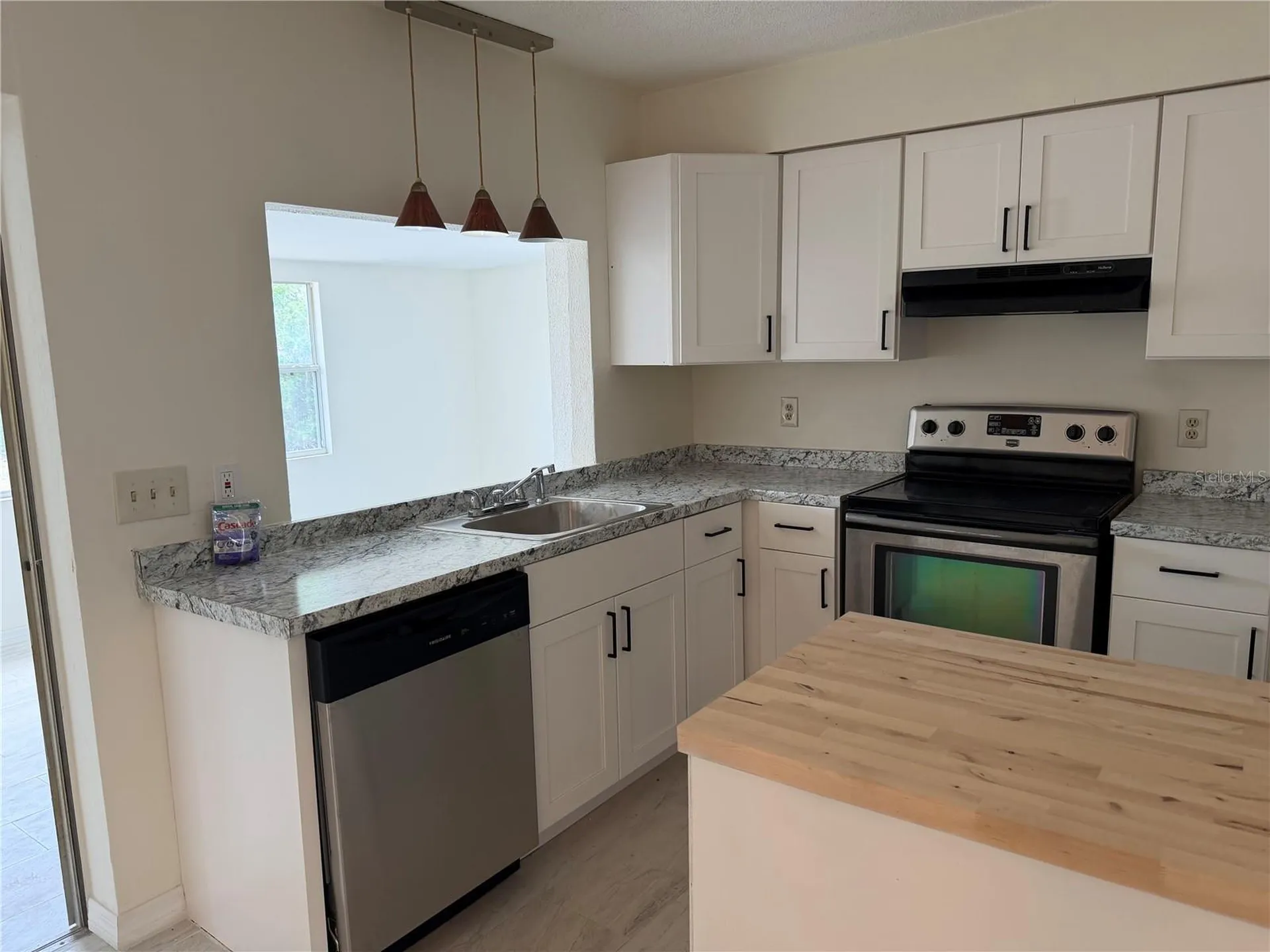 300 94th Avenue N St Petersburg FL 33702