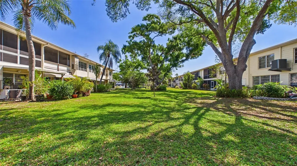 5664 40th Terrace N St Petersburg FL 33710