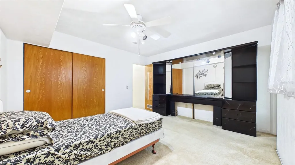 5664 40th Terrace N St Petersburg FL 33710
