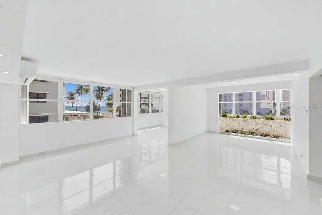 54 Kings Court San Juan PR 00911