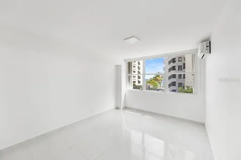 54 Kings Court San Juan PR 00911