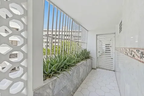 54 Kings Court San Juan PR 00911