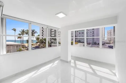 54 Kings Court San Juan PR 00911