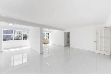54 Kings Court San Juan PR 00911