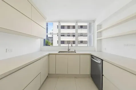 54 Kings Court San Juan PR 00911