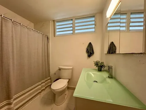 54 Kings Court San Juan PR 00911