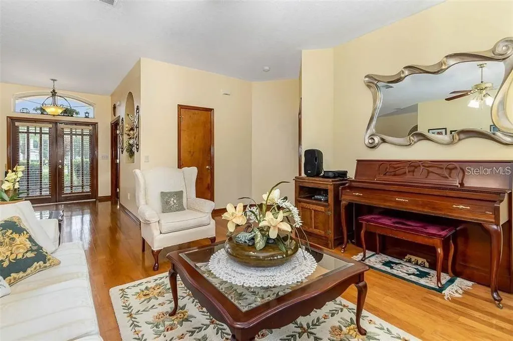 10001 Highland Woods Court Orlando FL 32836