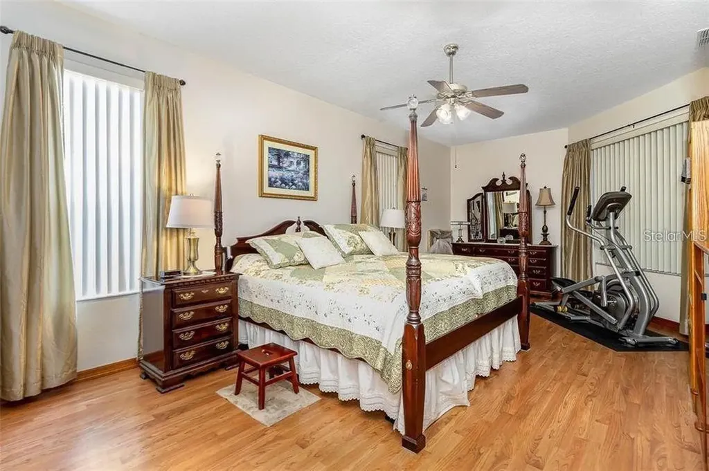 10001 Highland Woods Court Orlando FL 32836