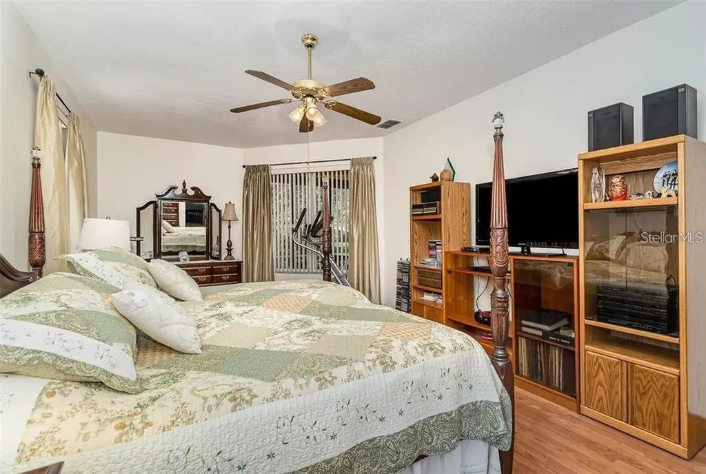 10001 Highland Woods Court Orlando FL 32836