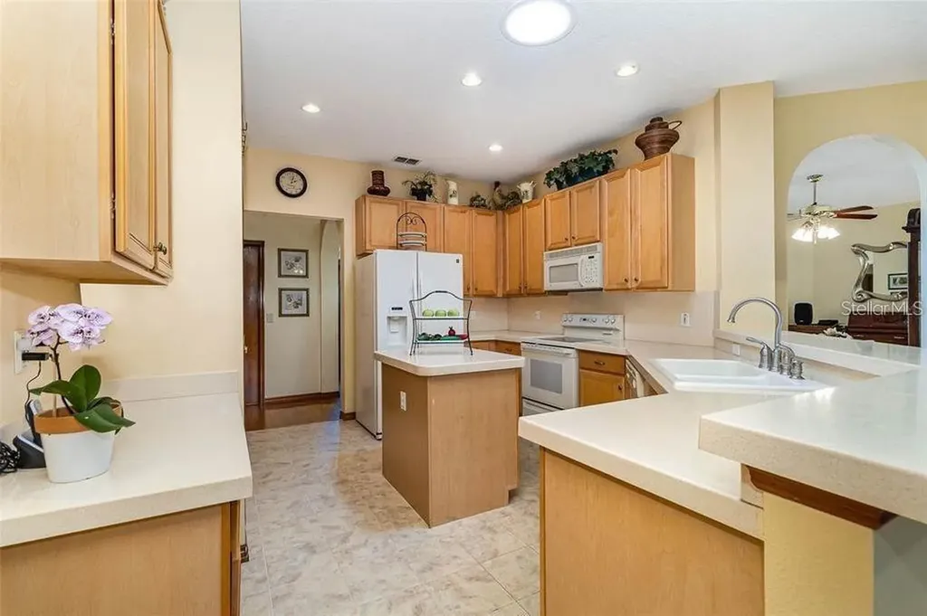 10001 Highland Woods Court Orlando FL 32836