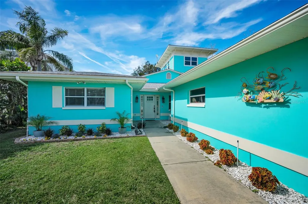 1626 Sea Breeze Drive Tarpon Springs FL 34689