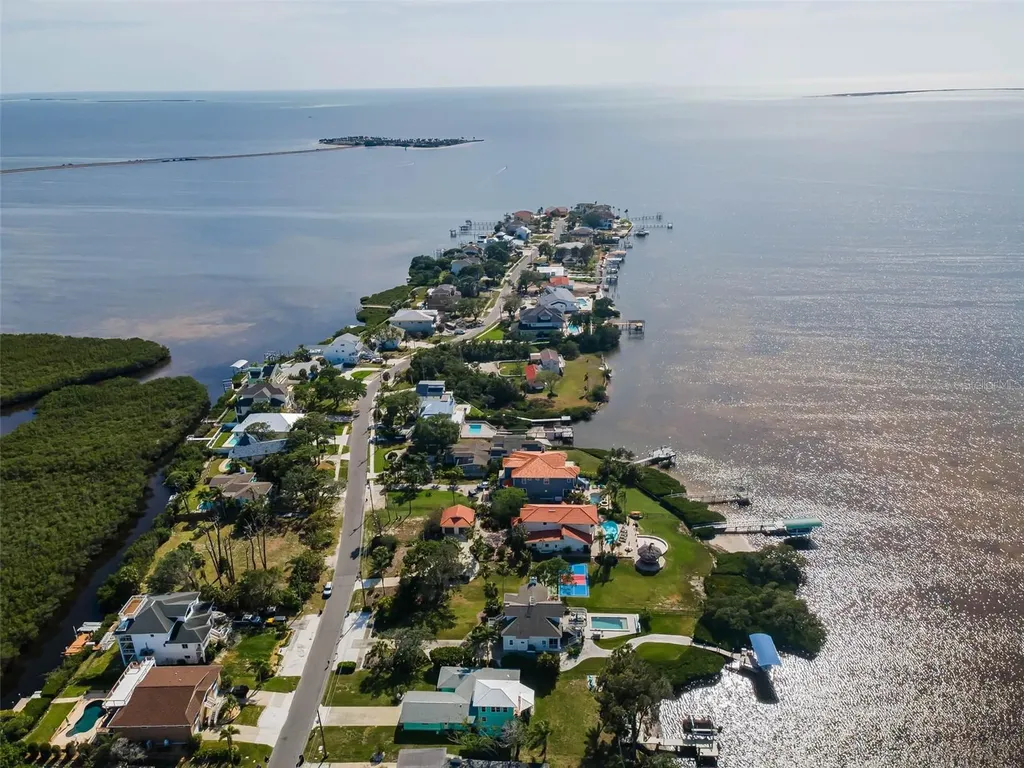 1626 Sea Breeze Drive Tarpon Springs FL 34689