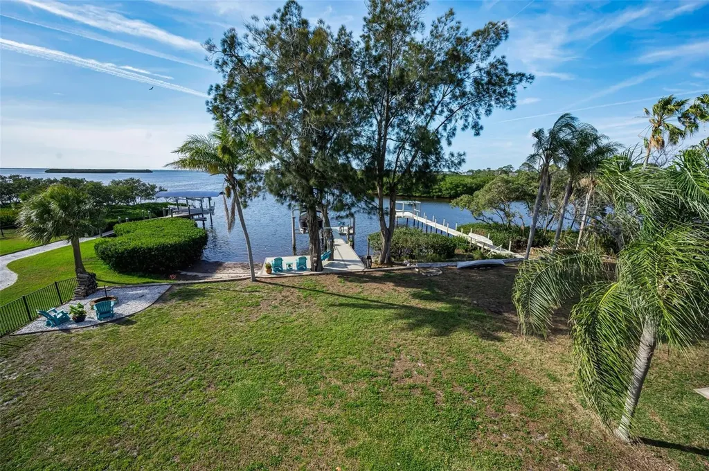 1626 Sea Breeze Drive Tarpon Springs FL 34689