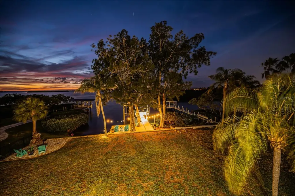 1626 Sea Breeze Drive Tarpon Springs FL 34689