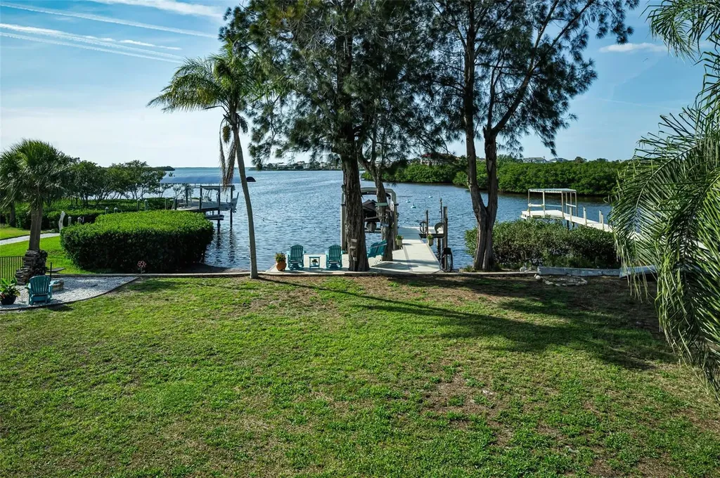 1626 Sea Breeze Drive Tarpon Springs FL 34689