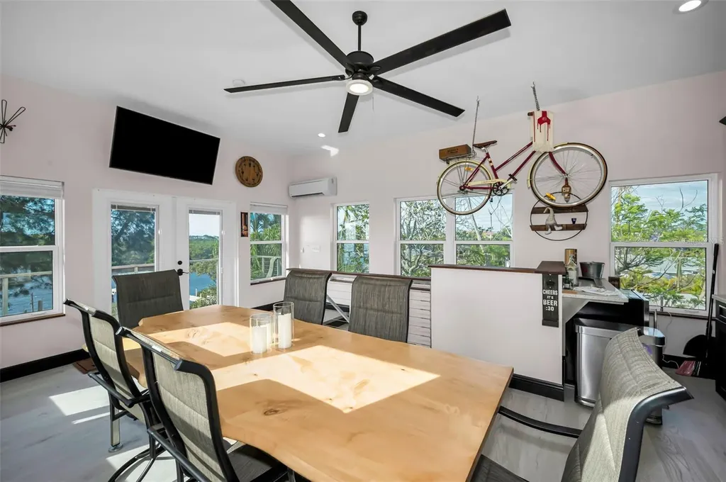 1626 Sea Breeze Drive Tarpon Springs FL 34689