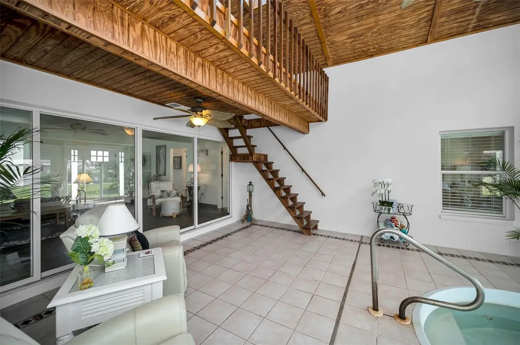 1626 Sea Breeze Drive Tarpon Springs FL 34689