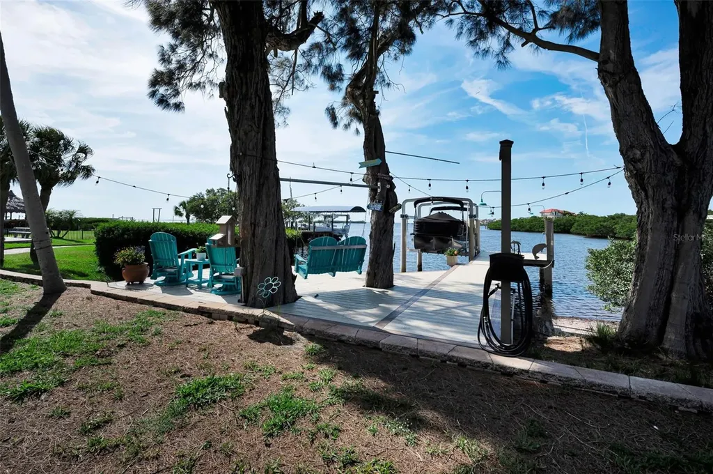 1626 Sea Breeze Drive Tarpon Springs FL 34689