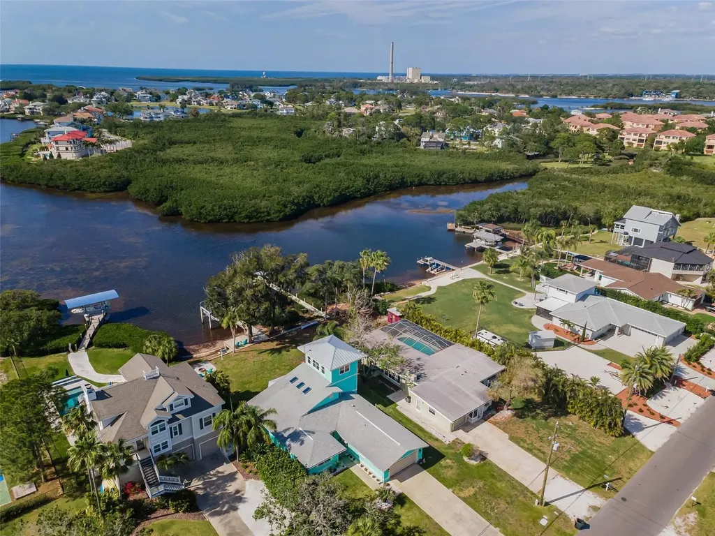 1626 Sea Breeze Drive Tarpon Springs FL 34689