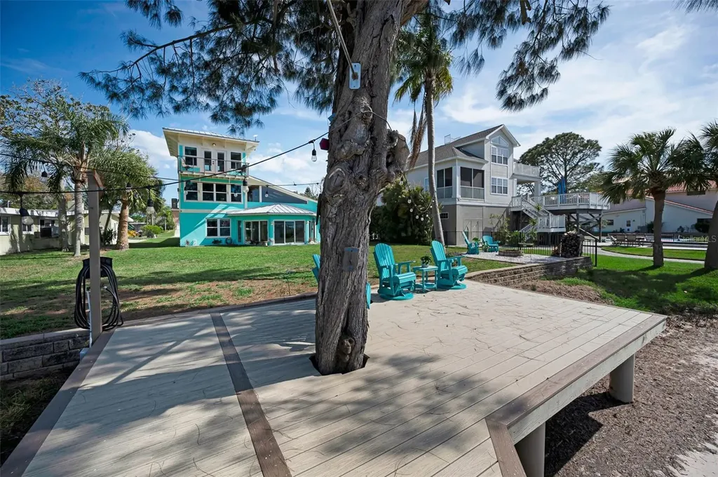 1626 Sea Breeze Drive Tarpon Springs FL 34689