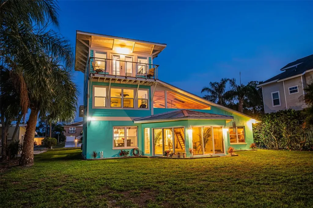 1626 Sea Breeze Drive Tarpon Springs FL 34689