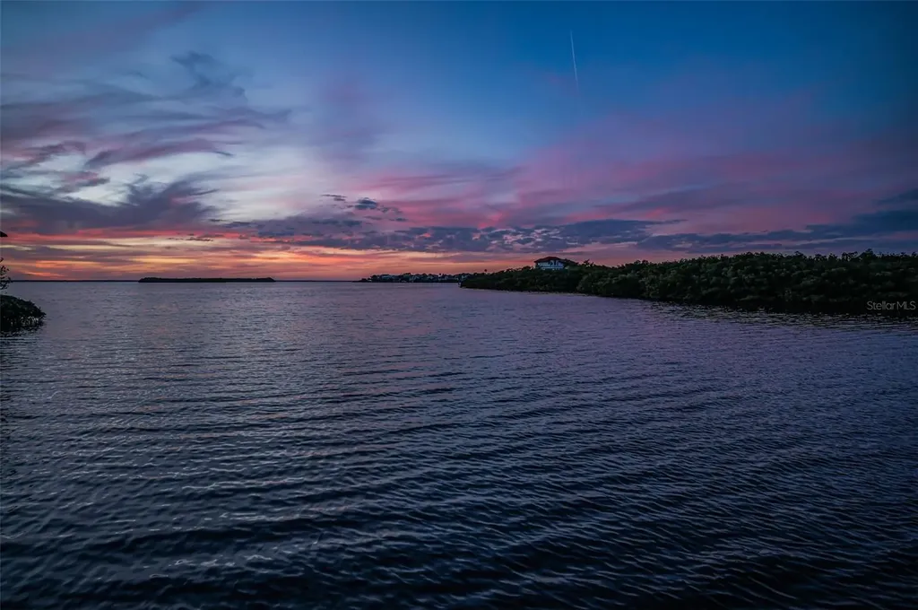 1626 Sea Breeze Drive Tarpon Springs FL 34689