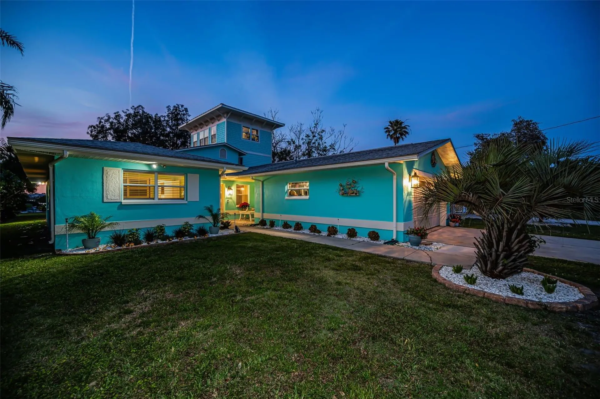 1626 Sea Breeze Drive Tarpon Springs FL 34689