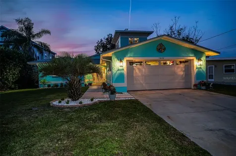 1626 Sea Breeze Drive Tarpon Springs FL 34689