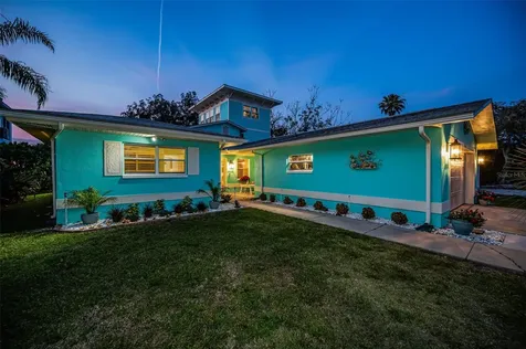 1626 Sea Breeze Drive Tarpon Springs FL 34689
