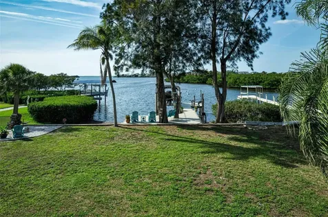 1626 Sea Breeze Drive Tarpon Springs FL 34689