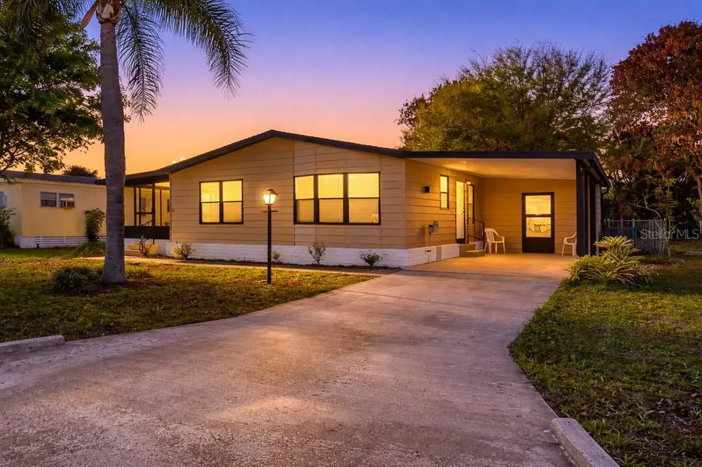 2828 SW Toronado Trail Stuart FL 34997