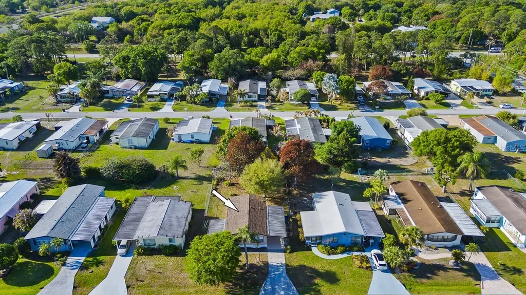 2828 SW Toronado Trail Stuart FL 34997